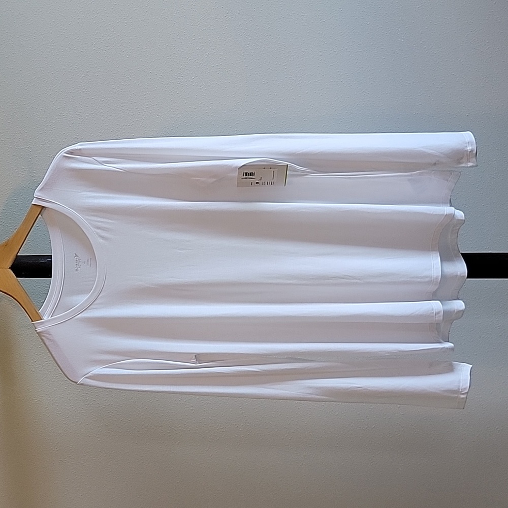 Tall NWT Long Sleeve Tee